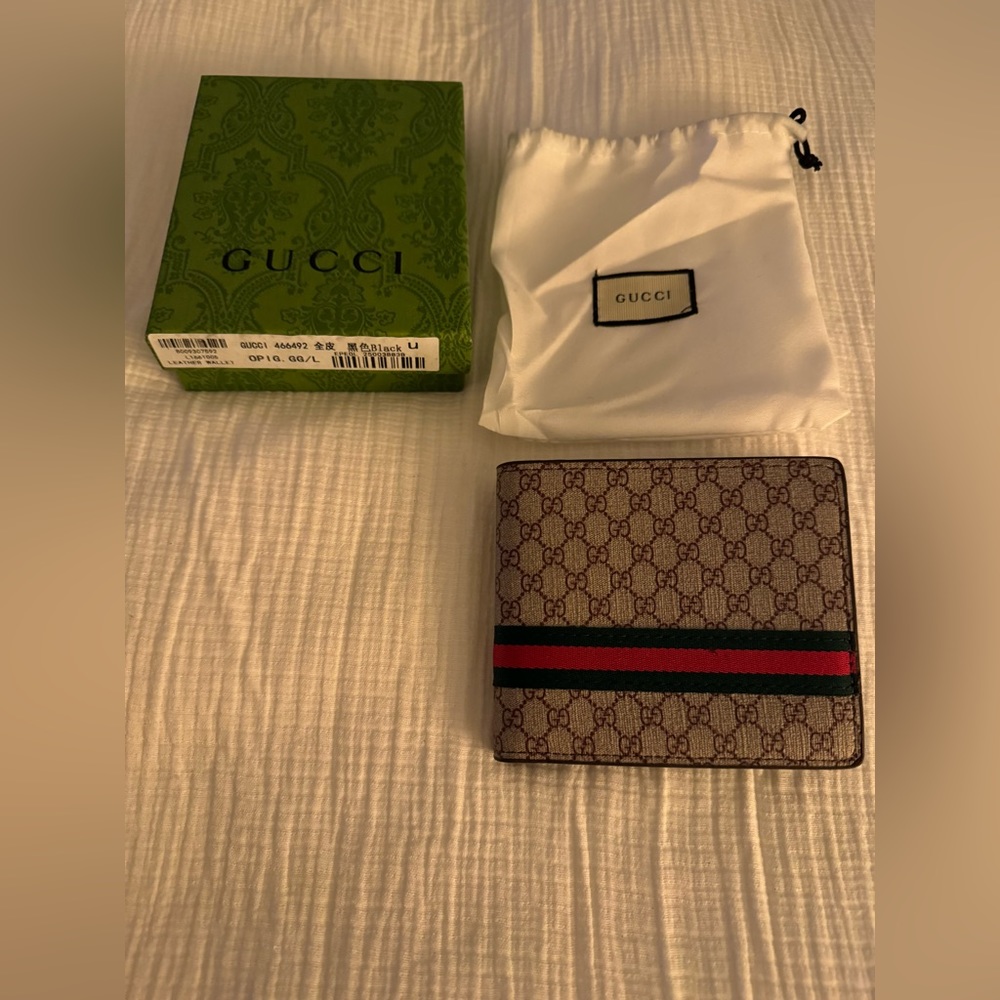Double G short wallet, beige & tan, red & green stripes. New. Designer inspired.